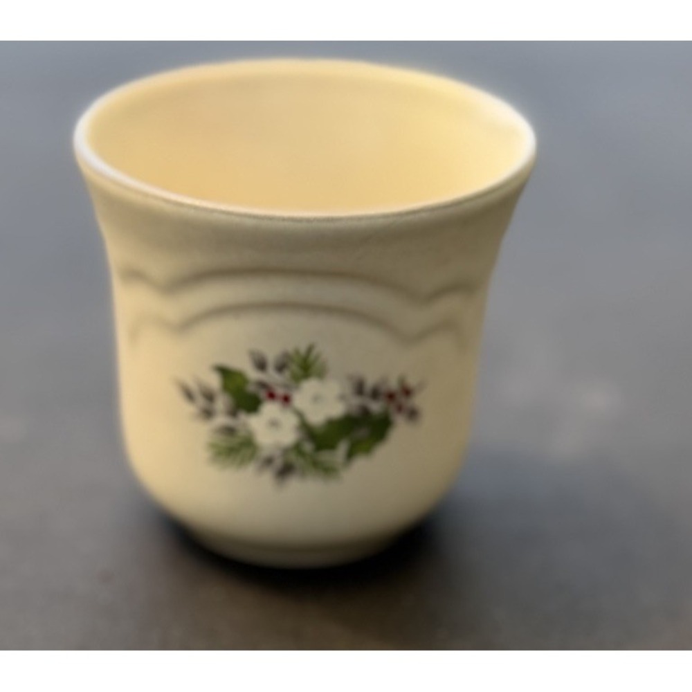 PFALTZGRAFF CHRISTMAS HEIRLOOM 5 INCH STONEWARE #916 VOTIVE CANDLE HOLDER